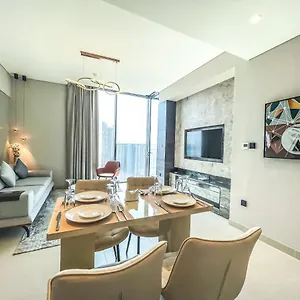 stay-delightful-2-bedroom-holiday-home-with-creek-views.sharjah-hotels.com/