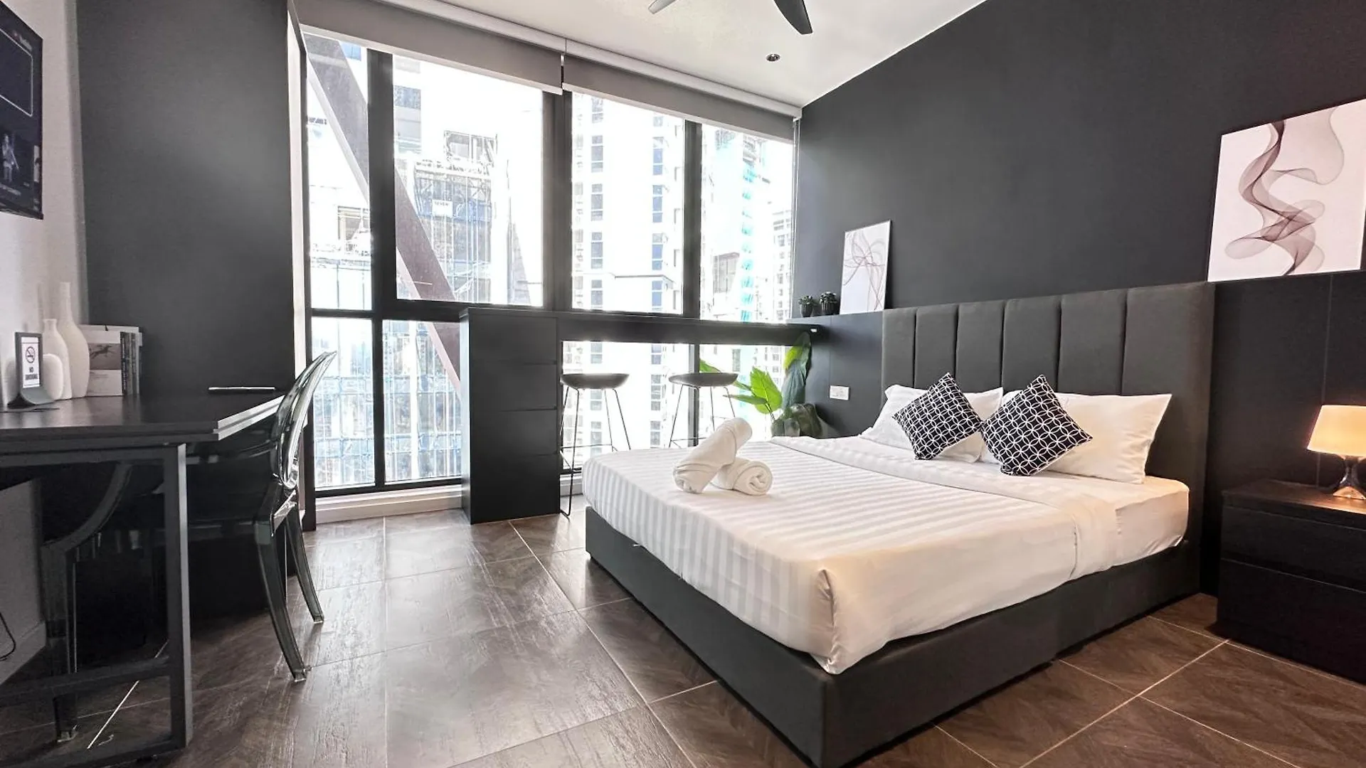Apartament Scarletz Suites Klcc Twin Tower By Purple Orchid Kuala Lumpur Malezja