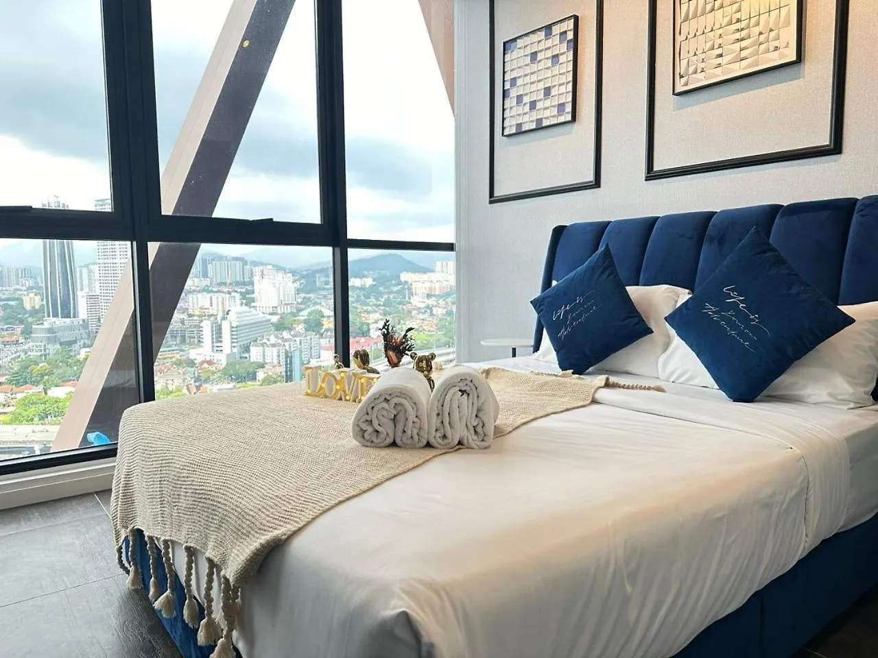 Scarletz Suites Klcc Twin Tower By Purple Orchid Kuala Lumpur